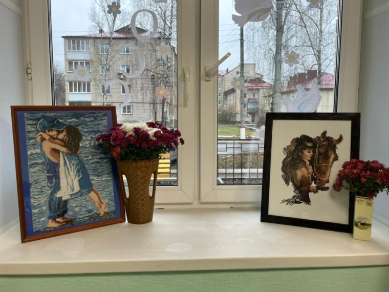 «Снежное кружево»- так называлась выставка работ мастерицы Квасковой Татьяны Анатольевны, которая прошла сегодня в Центре общения старшего поколения Чамзинского района.
