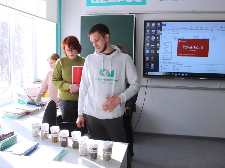 Коллектив Мордовцемента (входит в ЦЕМРОС) провел профориентационное мероприятие для старшеклассников Комсомольской школы №2.